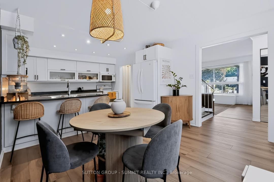 4018 Longmoor Drive Unit 16, Burlington