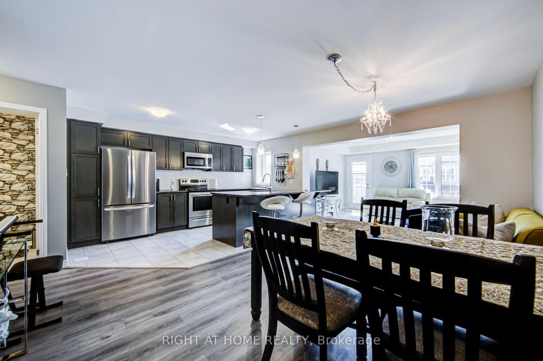 143 Toucan Trail, Oakville