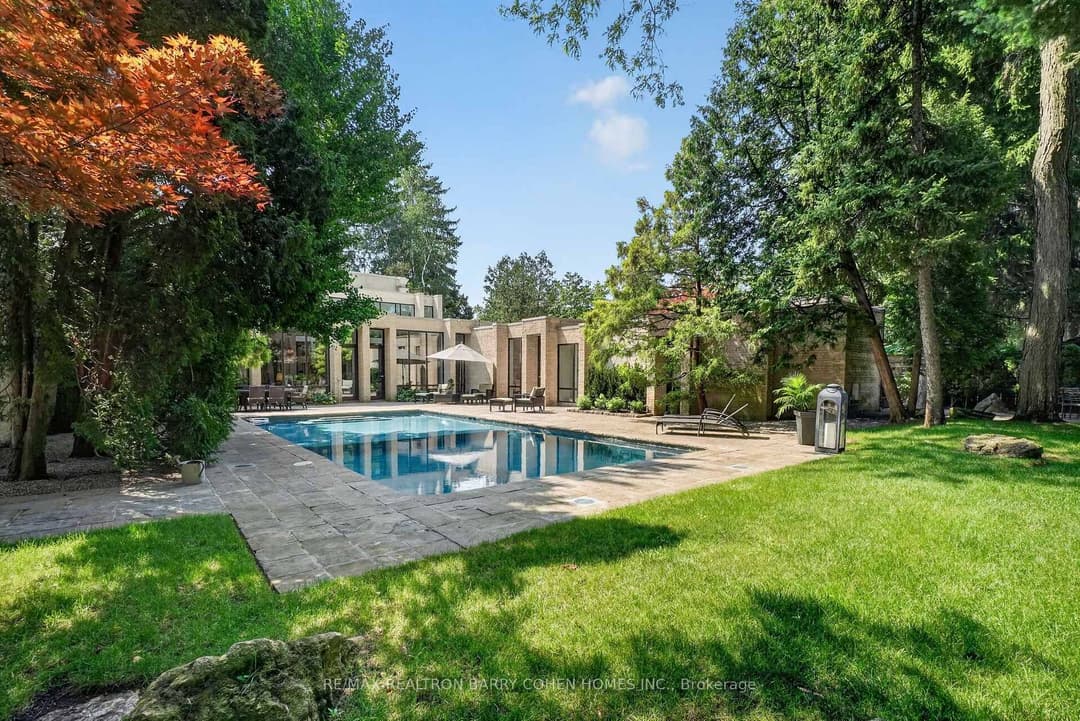 12 Tudor Gate, Bridle Path / York Mills / Hoggs Hollow